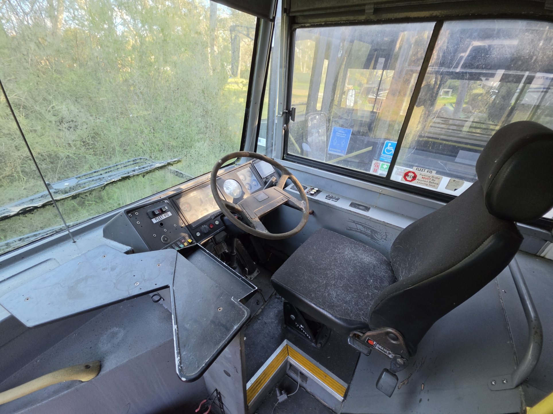 Volvo B10L photo 2